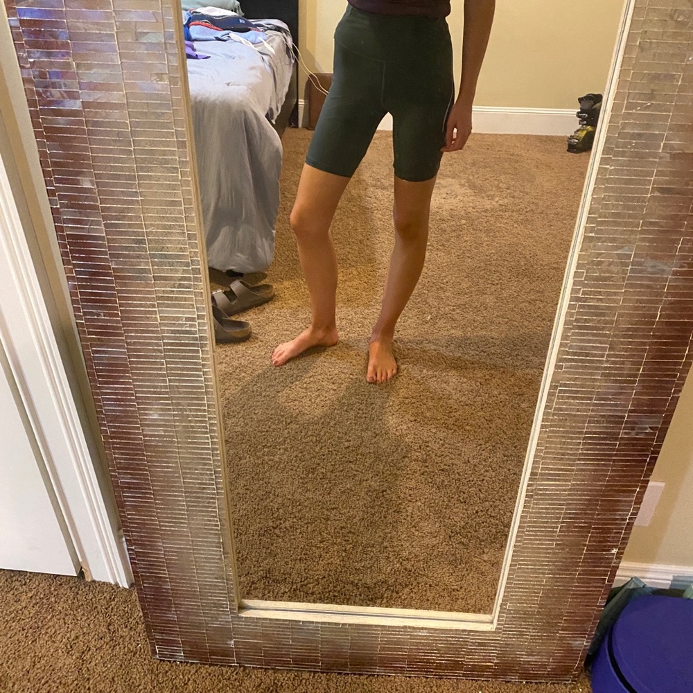 Lululemon base lace high rise shorts 8 in